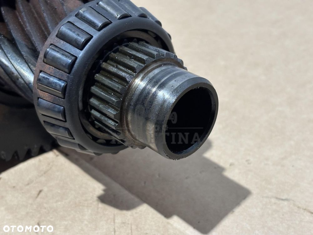 Massey Ferguson Dyna 6 6475 6480 Wałek Pośredni Przekładni Skrzyni Biegów - 6
