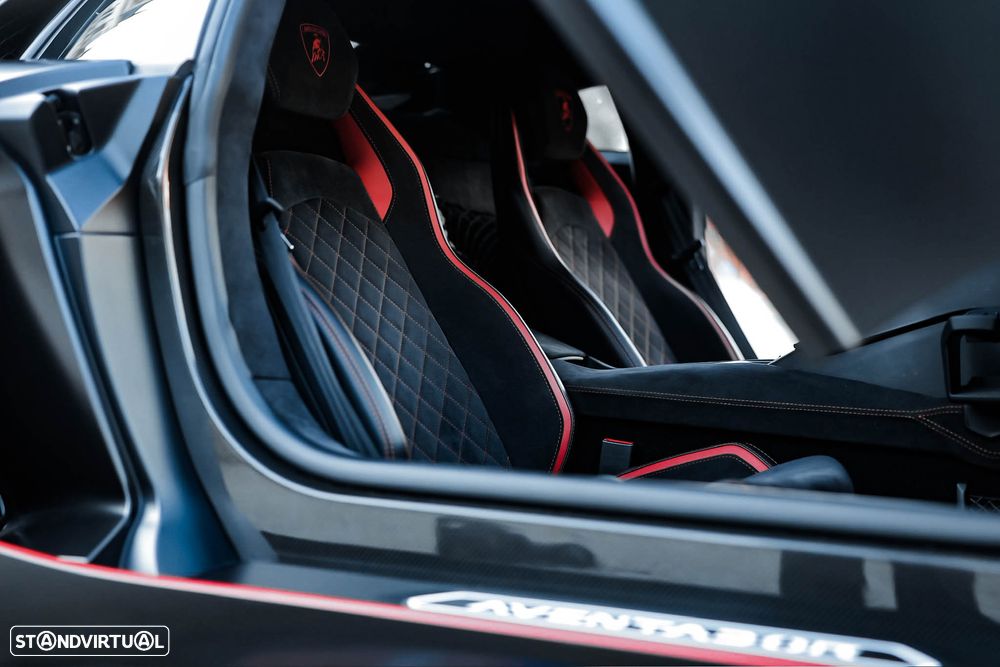 Lamborghini Aventador 6.5 V12 LP740-4 S - 18