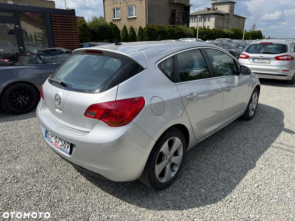 Opel Astra 1.6 Design Edition - 19