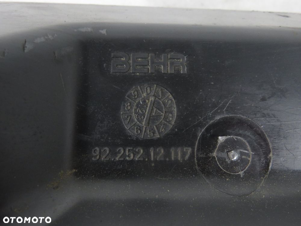 NAGRZEWNICA WODY MERCEDES T1 9225213117 9225212117 - 2