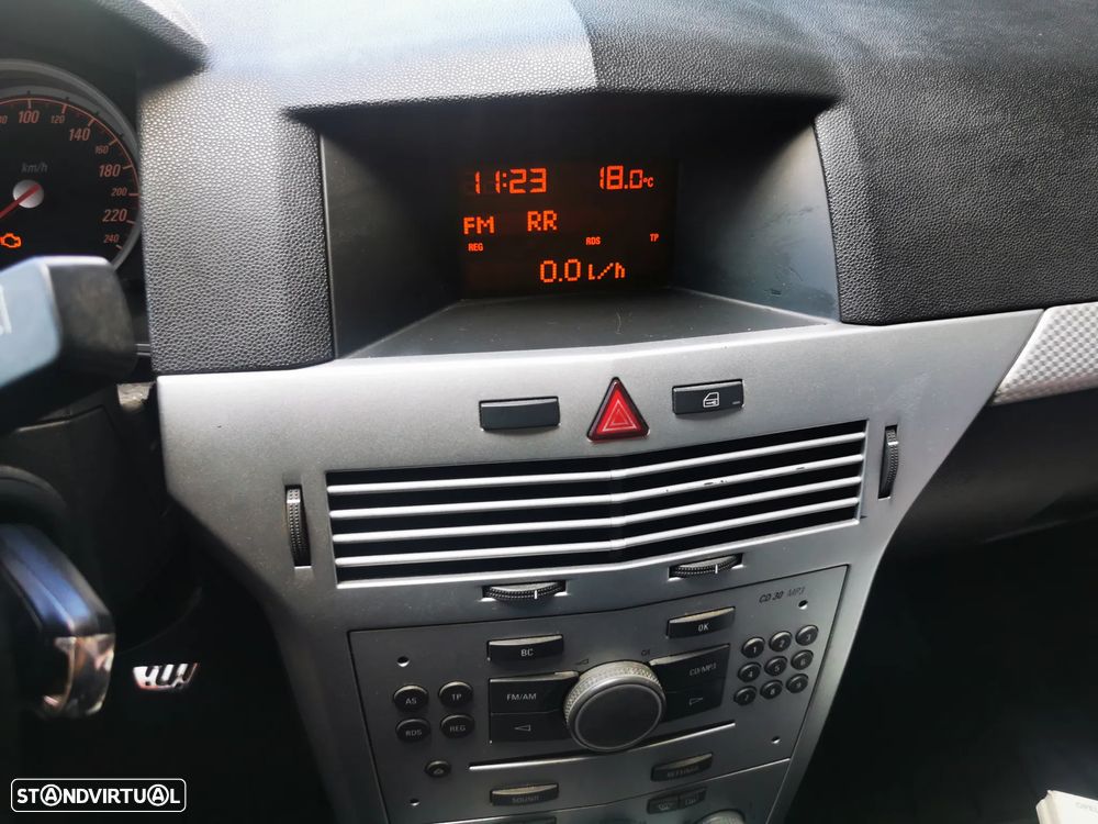 Opel Astra GTC 1.3 CDTI - 21