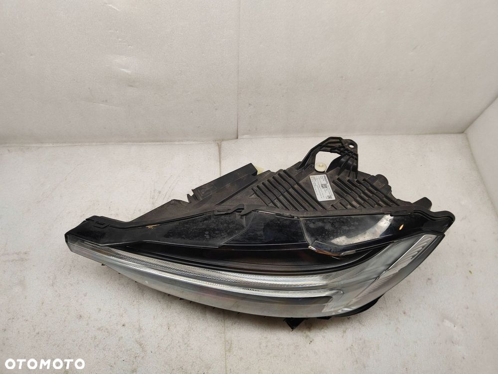 volvo xc60 mid led przód strona lewa 32404709 - 2