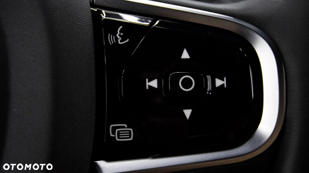 Volvo XC 90 T8 AWD Plug-In Hybrid Plus Dark 7os - 27