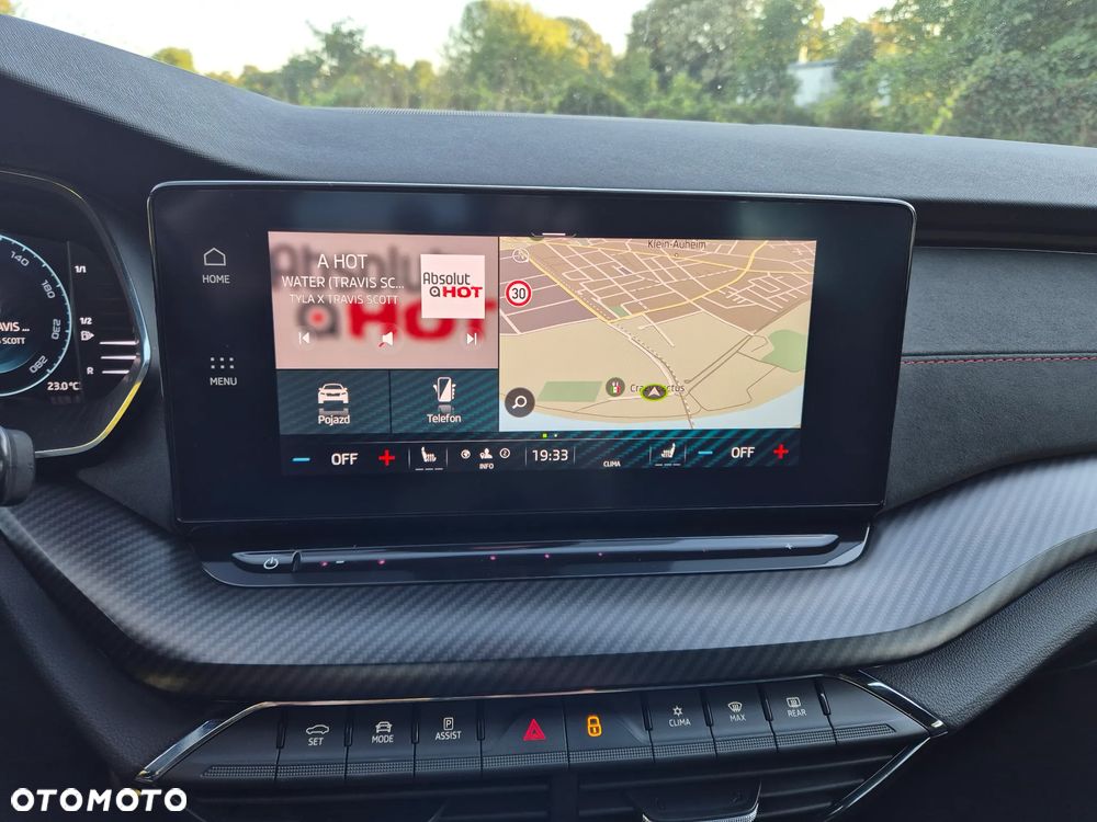 Skoda Octavia Combi 2.0 TDI DSG RS - 25