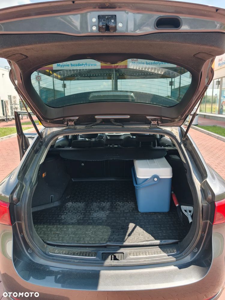 Toyota Avensis 1.8 Premium MS - 1