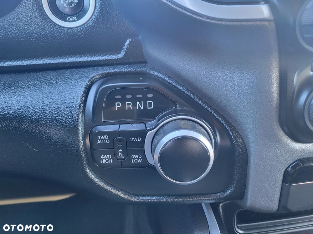 RAM 1500 Crew Cab Shortbed Bighorn - 18