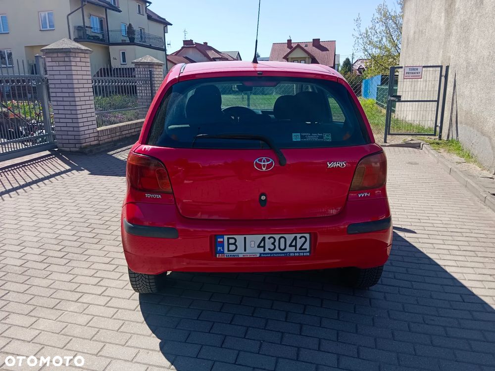 Toyota Yaris 1.0 Base - 4