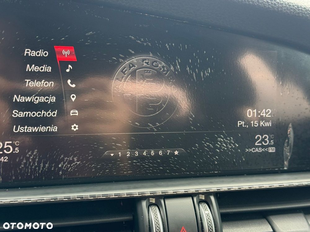 Alfa Romeo Giulia - 17