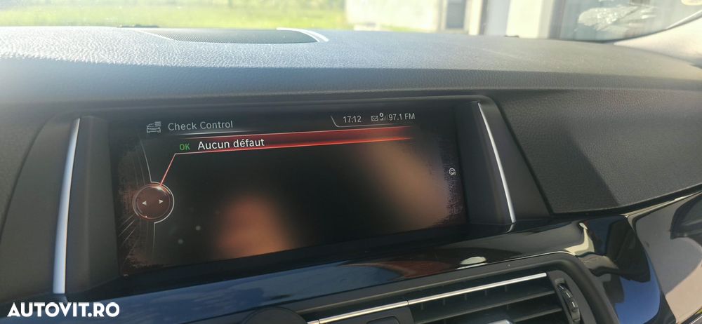BMW Seria 5 520d xDrive AT - 10