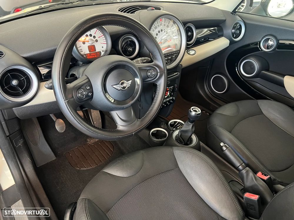 MINI Clubman Cooper D - 13