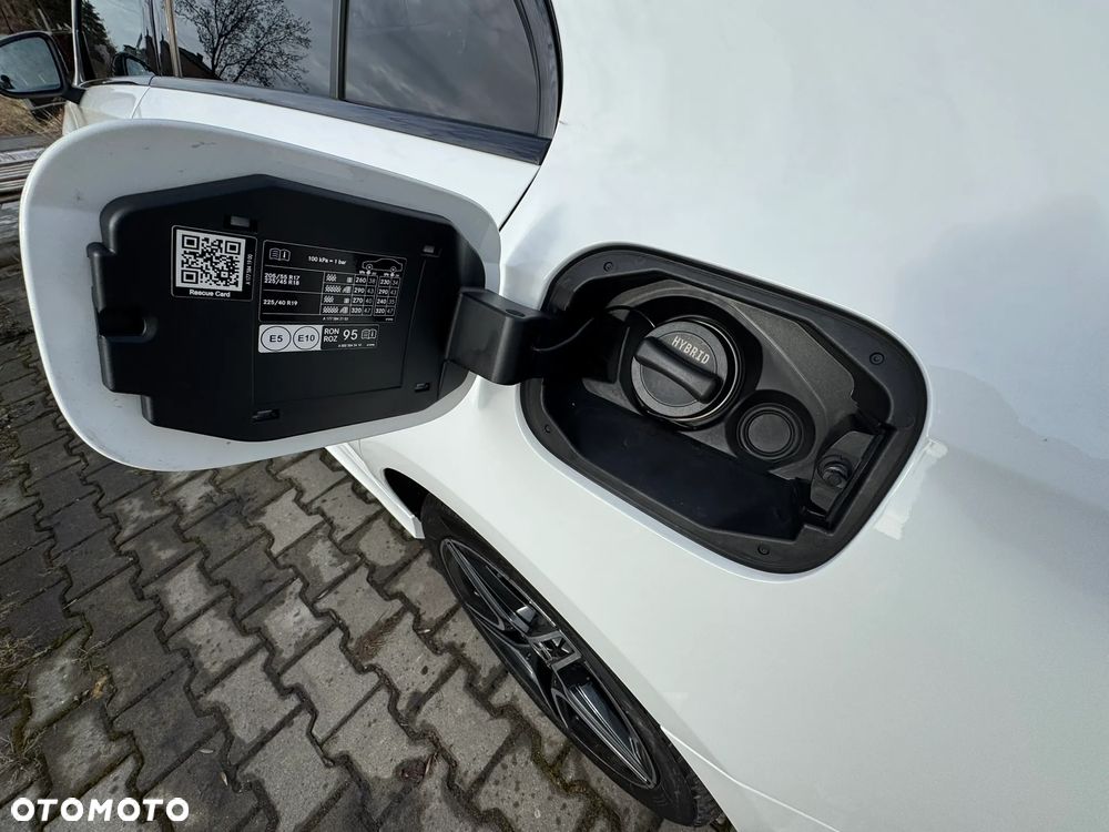 Mercedes-Benz Klasa A 250 e PHEV AMG Line 8G-DCT - 38