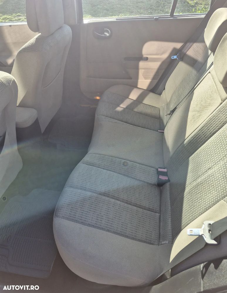 Renault Megane II 1.5 dCi Authentique - 4