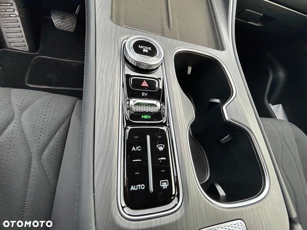 Chery Tiggo 8 1.5 T-GDI Super Hybrid Prestige DCT - 16