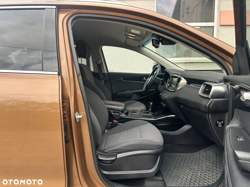 Kia Sorento - 16