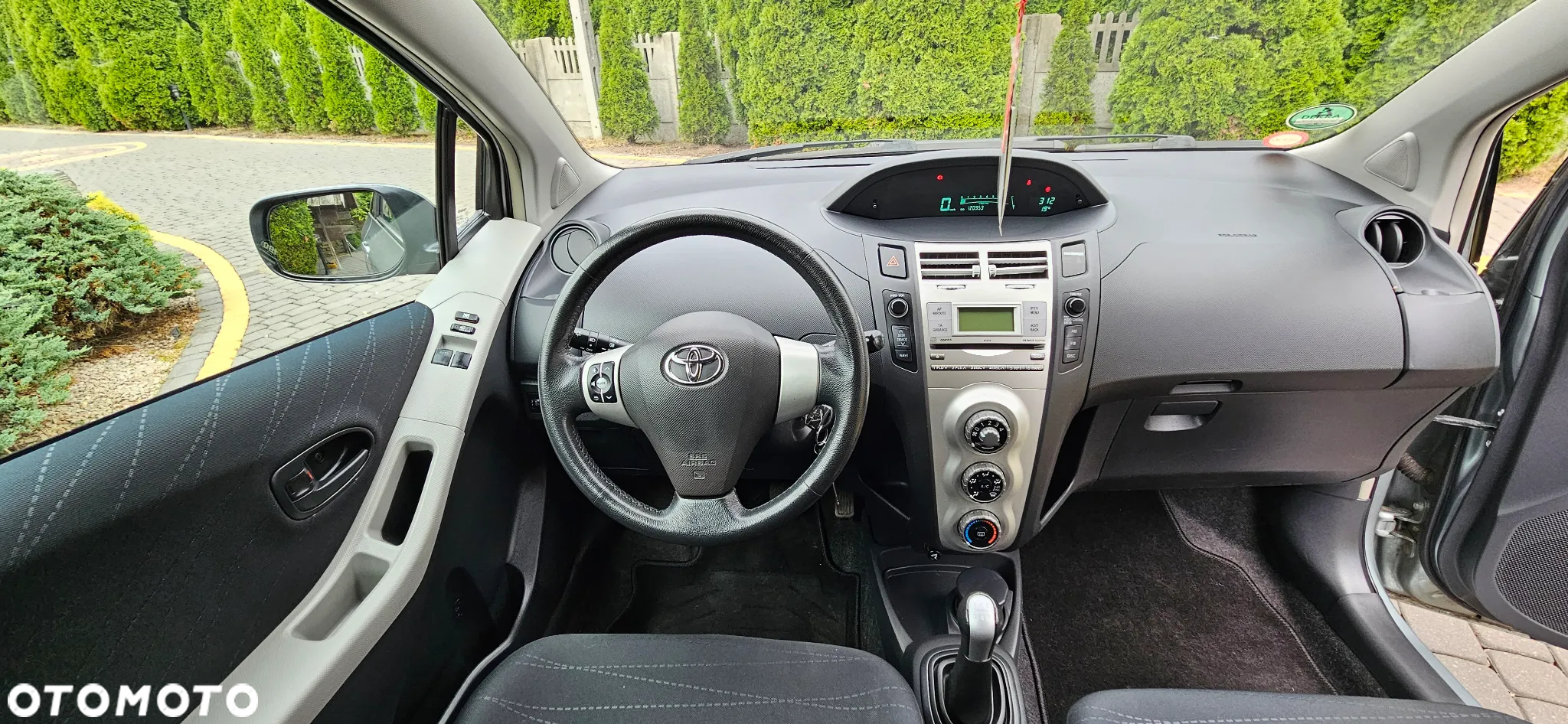 Toyota Yaris 1.3 Sol - 7