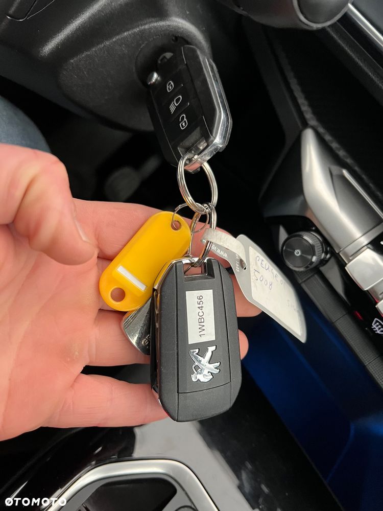 Peugeot 5008 PureTech 130 Stop & Start Allure Business-Paket - 35