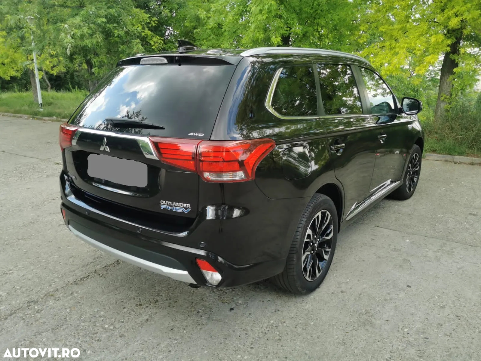 Mitsubishi Outlander 2.0 4WD Plug-In Hybrid Top - 5