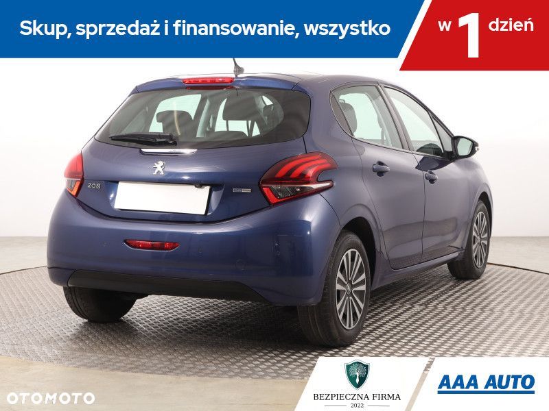 Peugeot 208 - 7