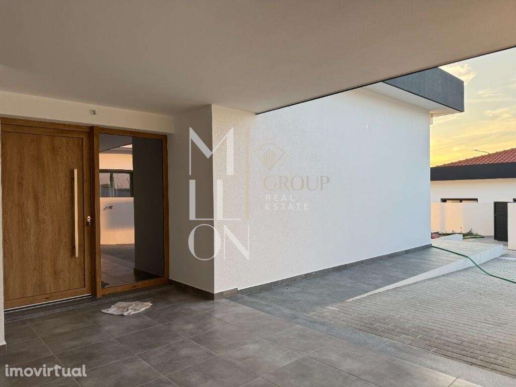 Moradia T3+1 Isolada Santo Isidoro, Ericeira - Grande imagem: 2/35