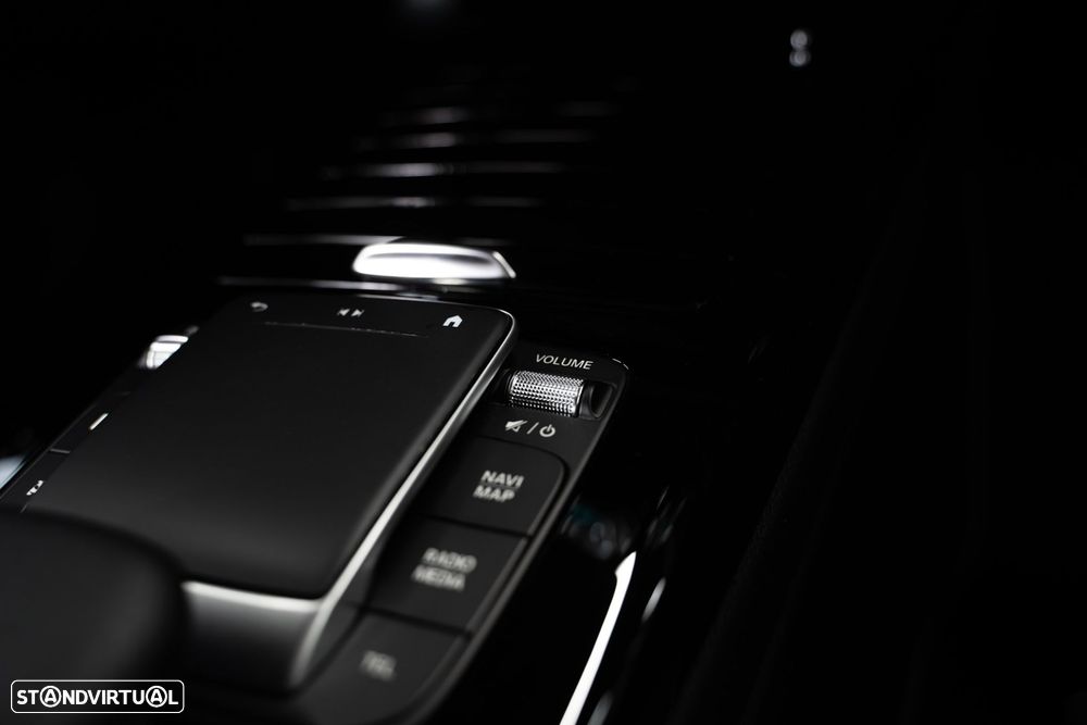 Mercedes-Benz CLA 250 e 8G-DCT AMG Line - 42