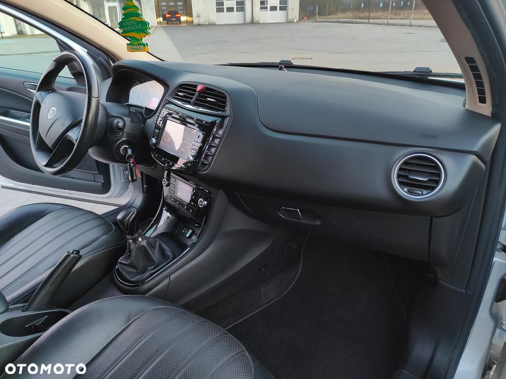 Lancia Delta 1.6 MJ Silver - 24