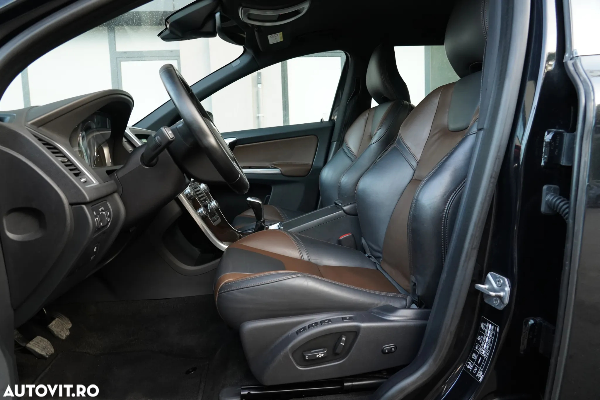 Volvo XC 60 D4 Ocean Race - 7