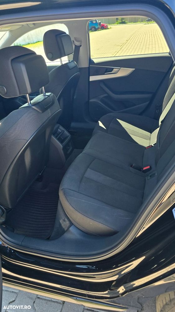 Audi A4 2.0 40 TDI quattro S tronic MHEV Basic - 17