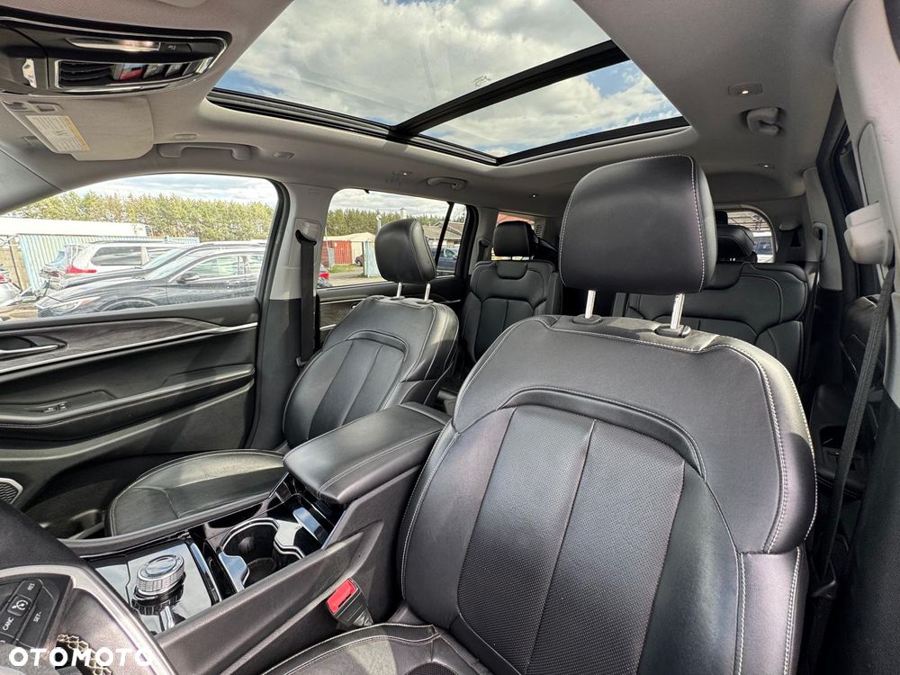 Jeep Grand Cherokee - 22