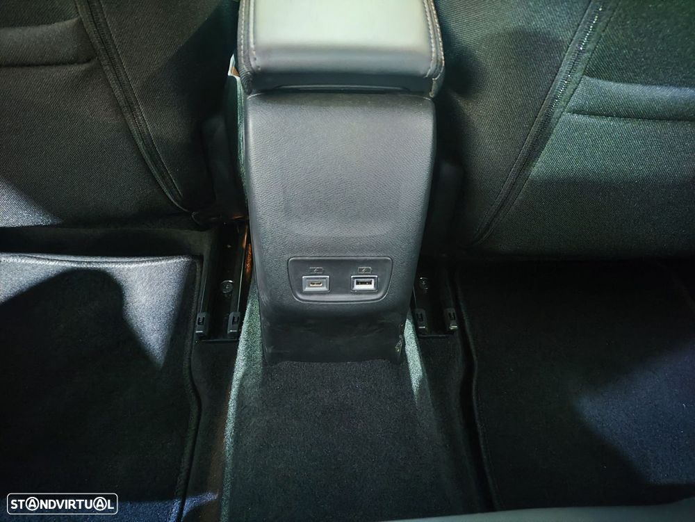 Peugeot 208 1.2 Hybrid Allure e-DCS6 - 28