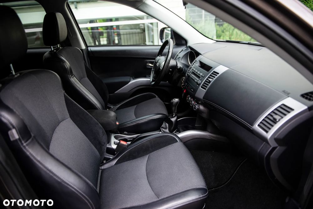 Mitsubishi Outlander 2.0 2WD Edition - 25