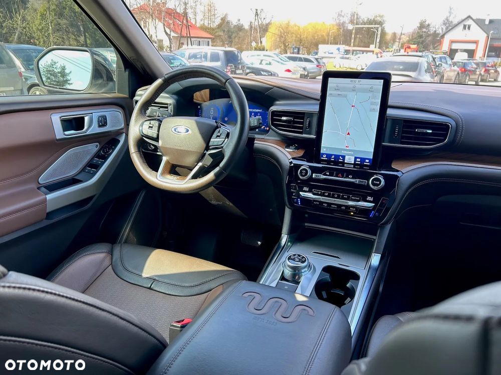 Ford Explorer - 16