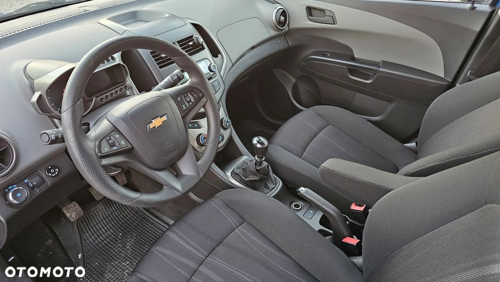 Chevrolet Aveo 1.4 16V LS Design+ - 15