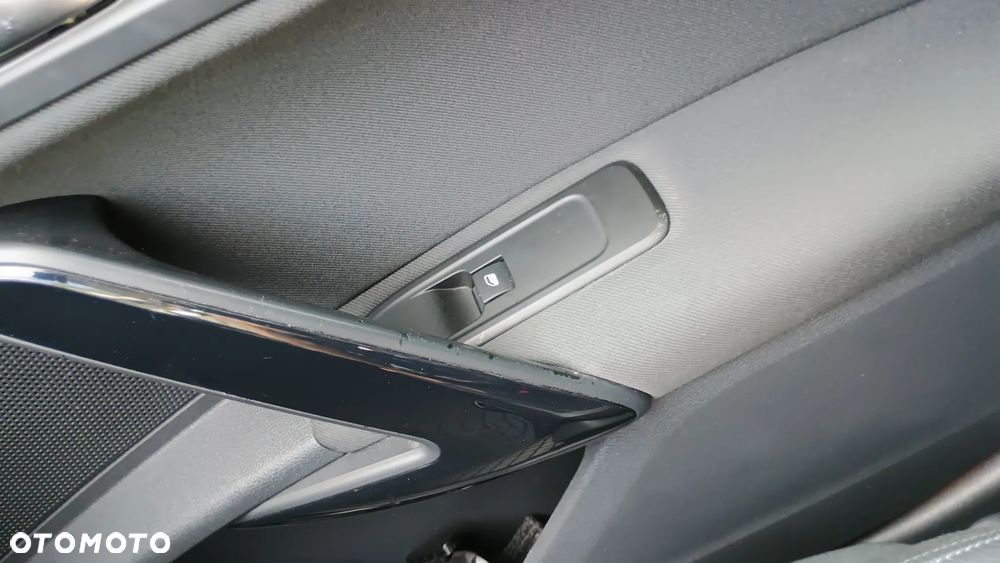 Peugeot 508 RXH Hybrid4 - 21