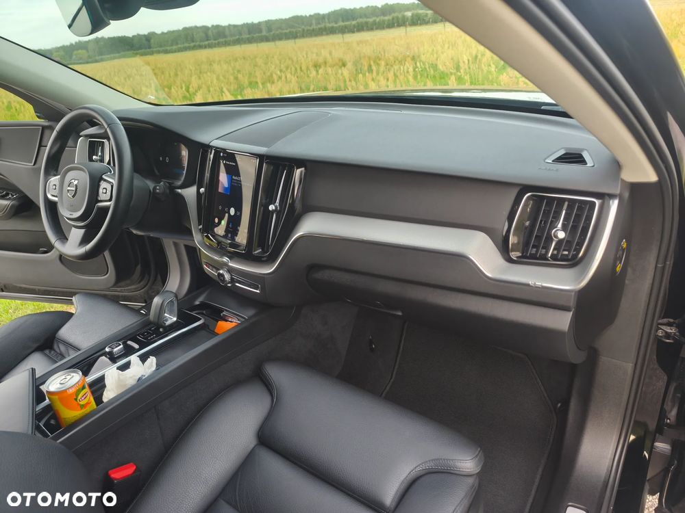 Volvo XC 60 B4 D Momentum - 19