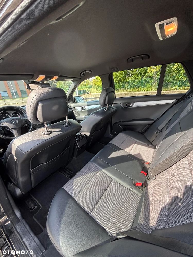 Mercedes-Benz Klasa C 220 CDI BlueEff Avantgarde - 6