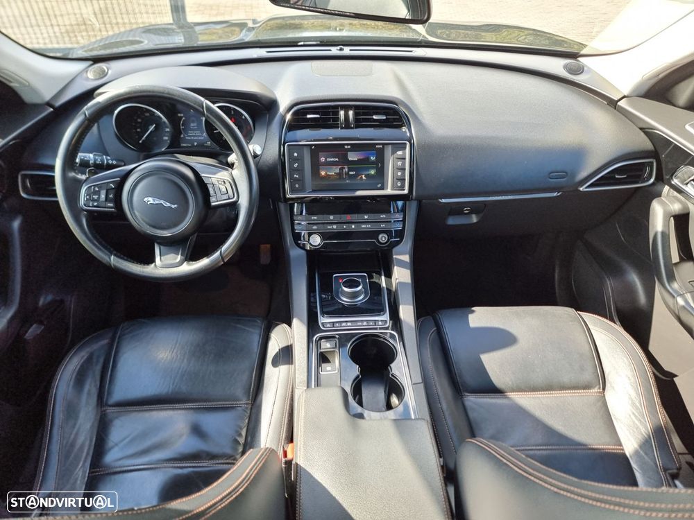 Jaguar F-Pace 2.0 i4D Pure Aut. - 8