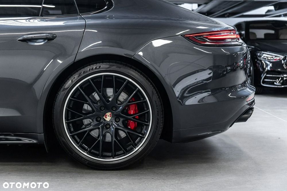 Porsche Panamera - 17