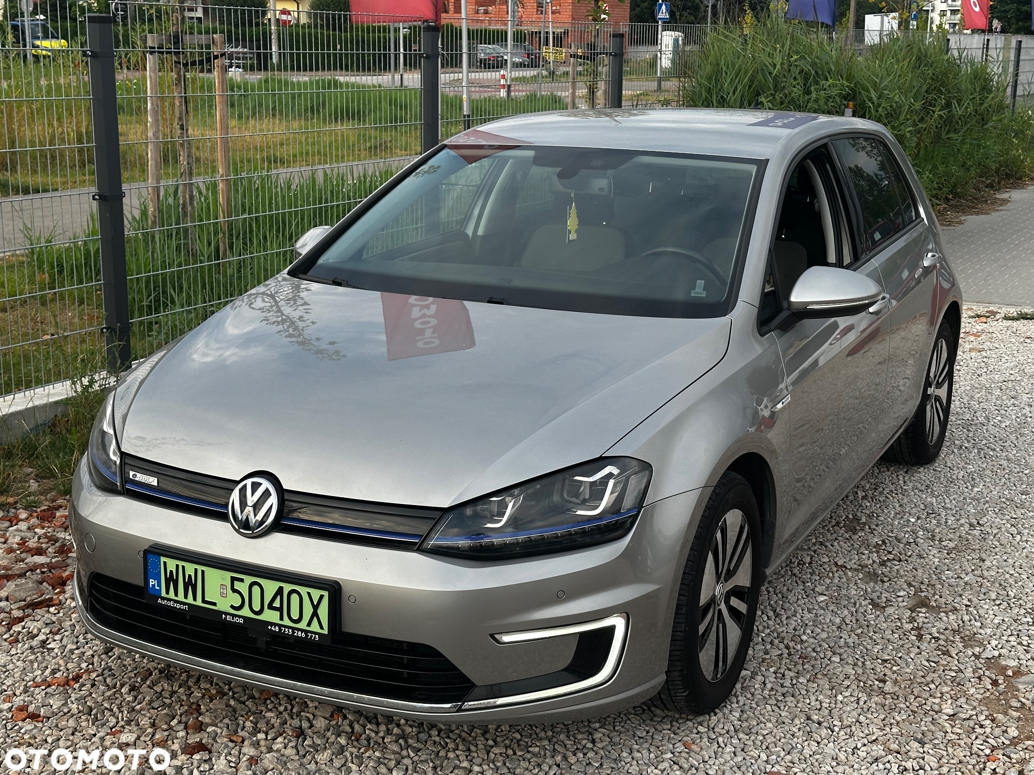 Volkswagen Golf - 2