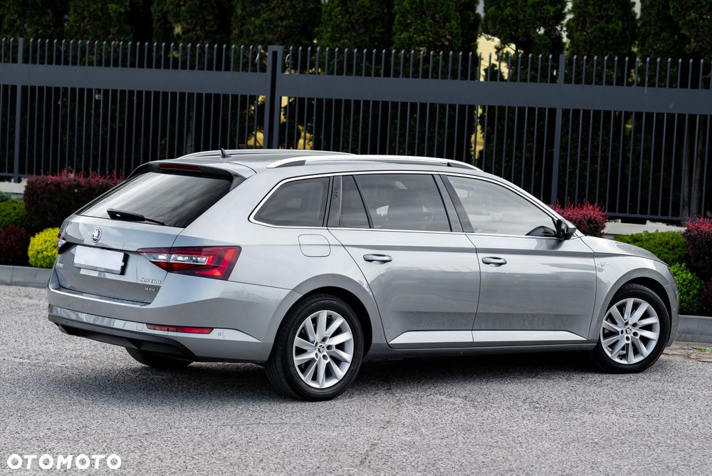 Skoda Superb 2.0 TDI 4x4 L&K DSG - 15