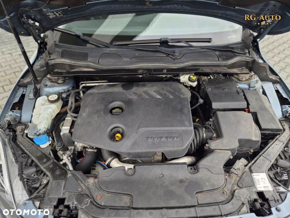 Volvo V40 - 40