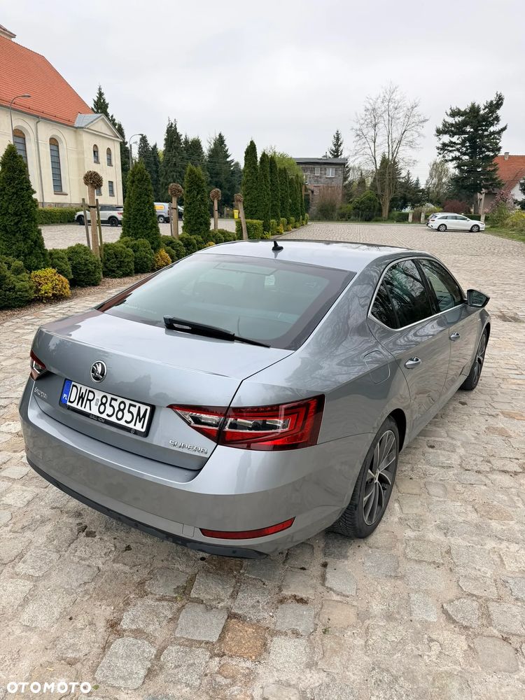 Skoda Superb 1.8 TSI L&K DSG - 5