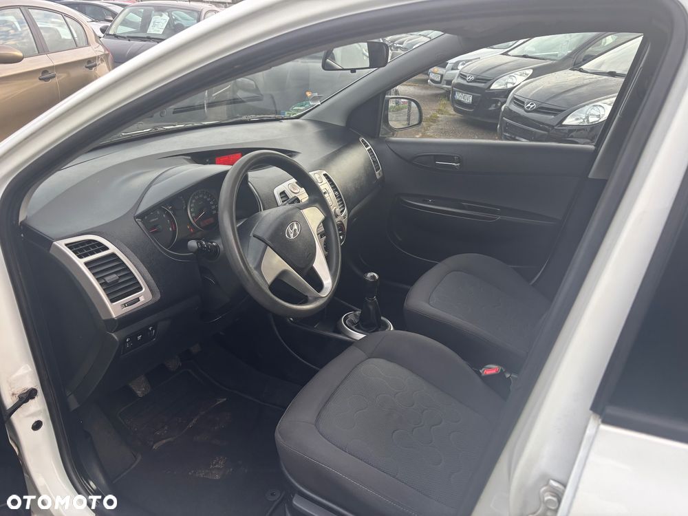 Hyundai i20 1.2 FIFA WM Edition - 18