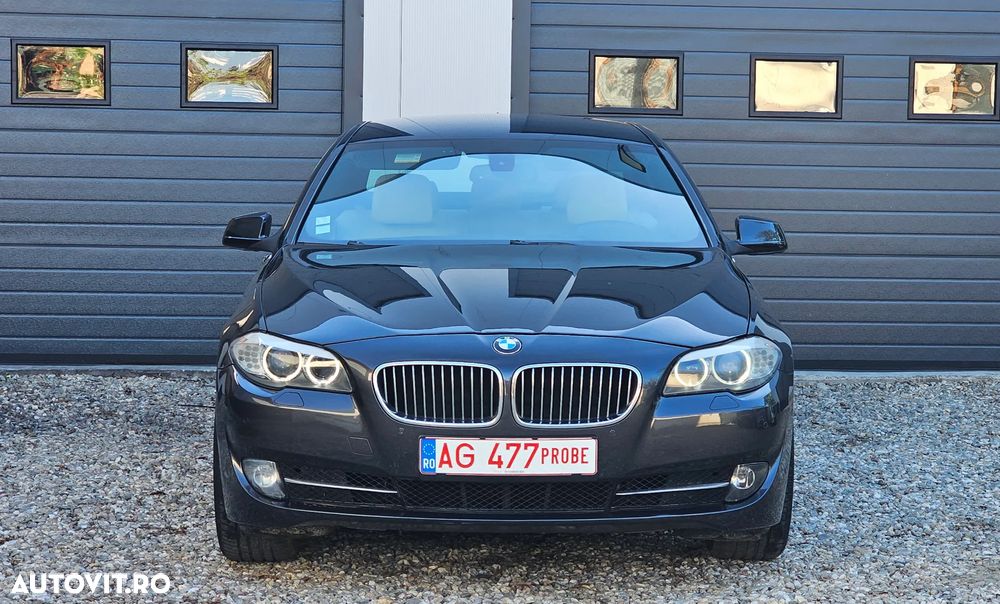 BMW Seria 5 520d Aut. Luxury Line - 2