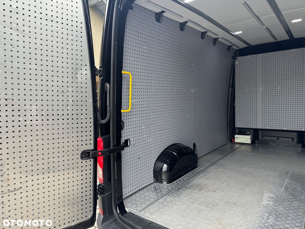 Volkswagen Crafter - 13