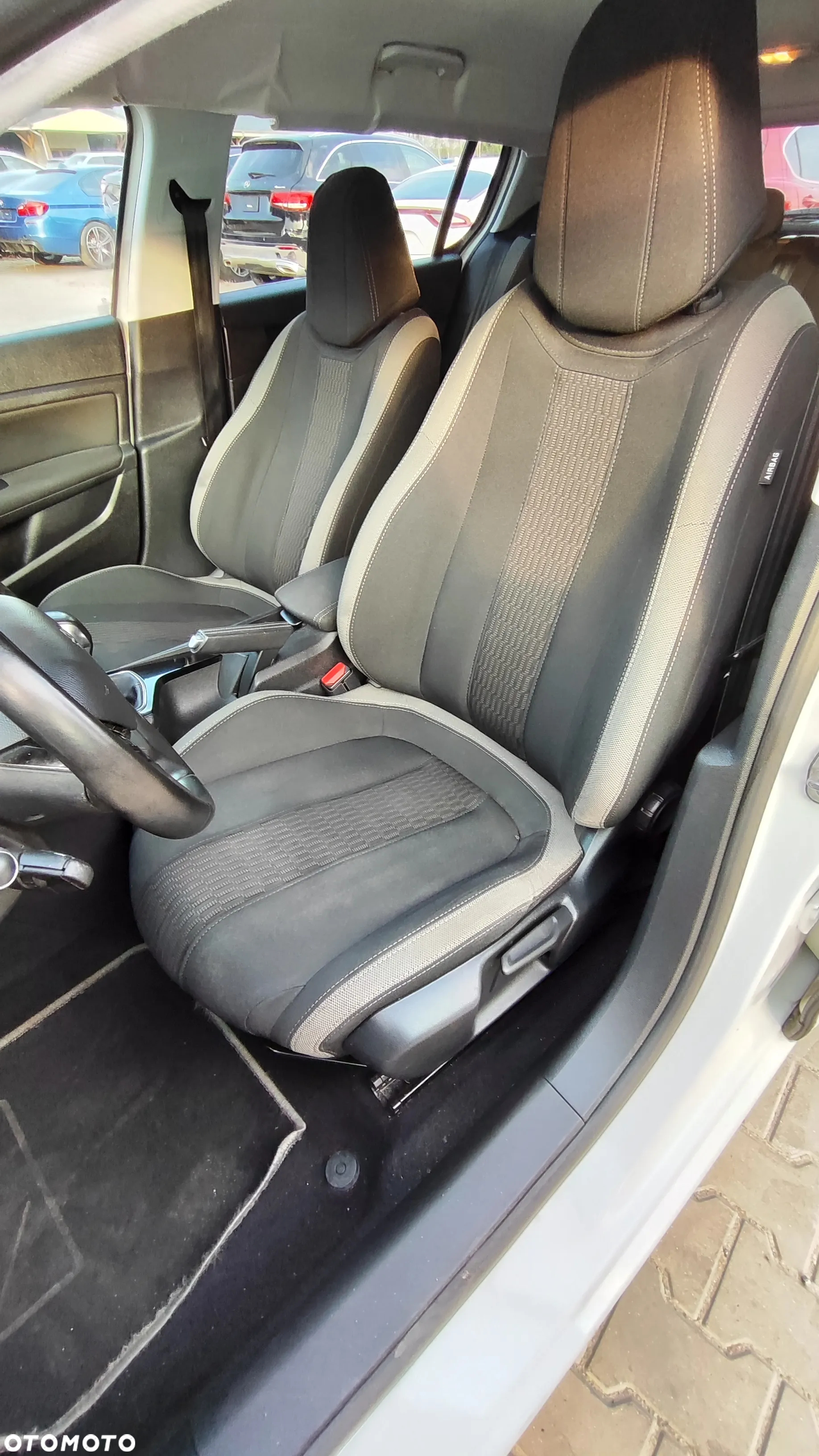 Peugeot 308 - 11