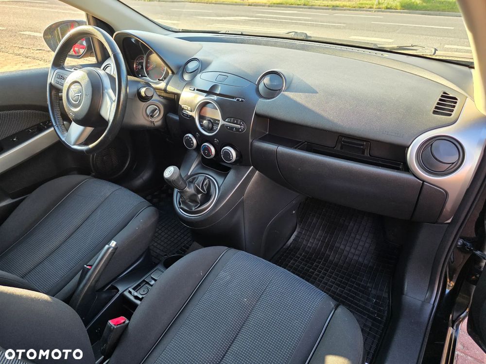Mazda 2 - 10
