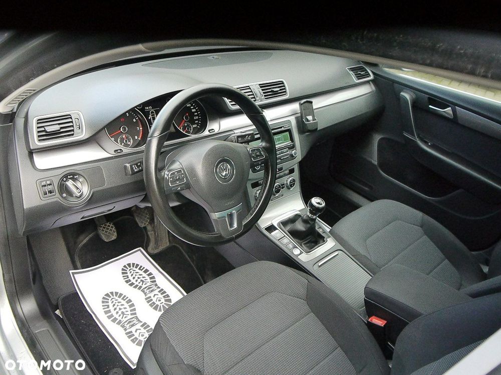 Volkswagen Passat 1.8 TSI Comfortline - 24