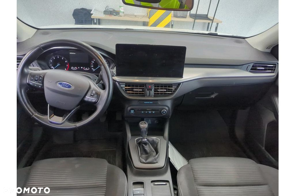 Ford Focus 1.0 EcoBoost Titanium - 11