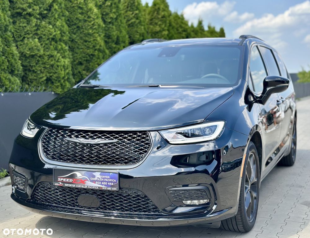 Chrysler Pacifica - 1