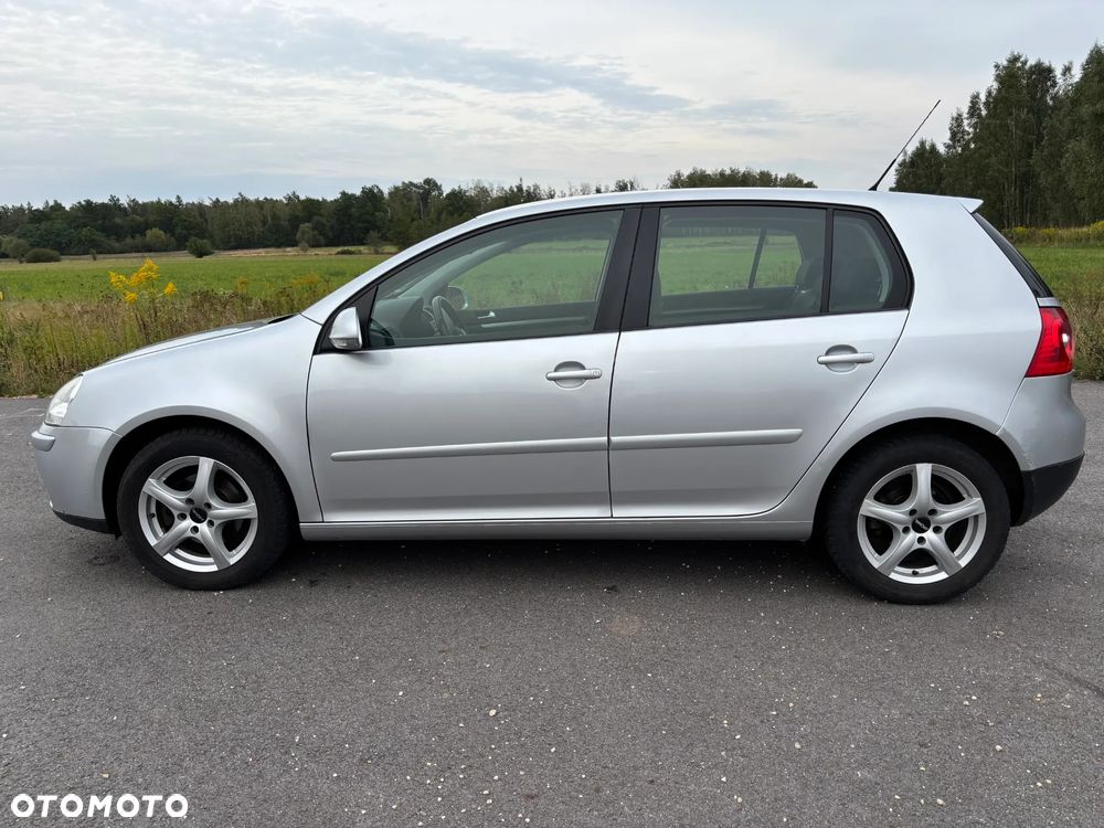 Volkswagen Golf V 1.6 Comfortline - 4